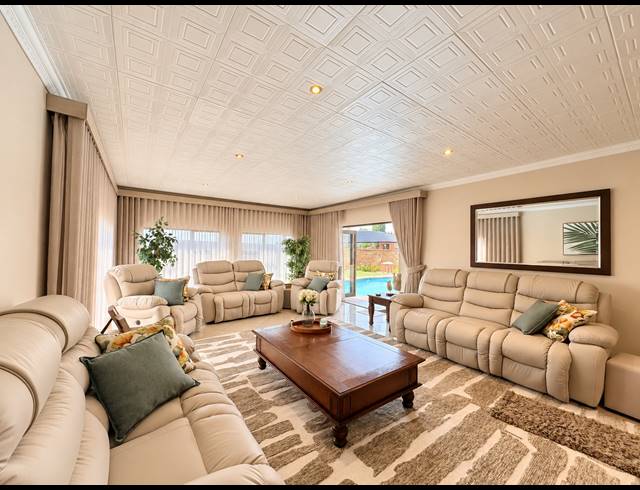 4 BEDROOM FREESTANDING FOR SALE IN SUNAIR PARK